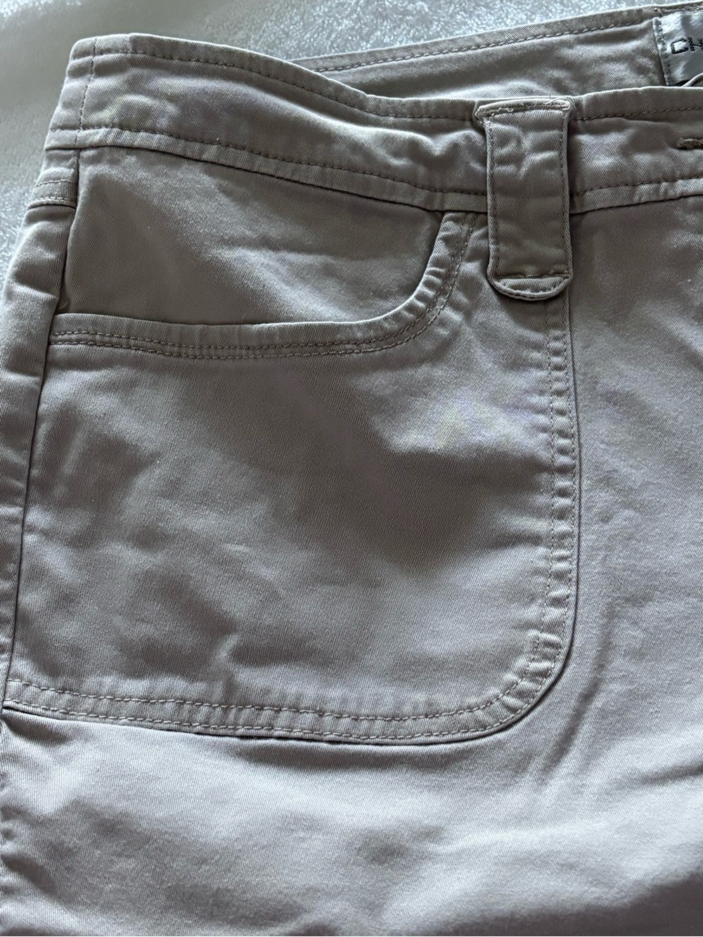 Chicos Woman’s khaki color Casual Knee-Length Shorts. Sz/ 2 - Picture 7 of 10